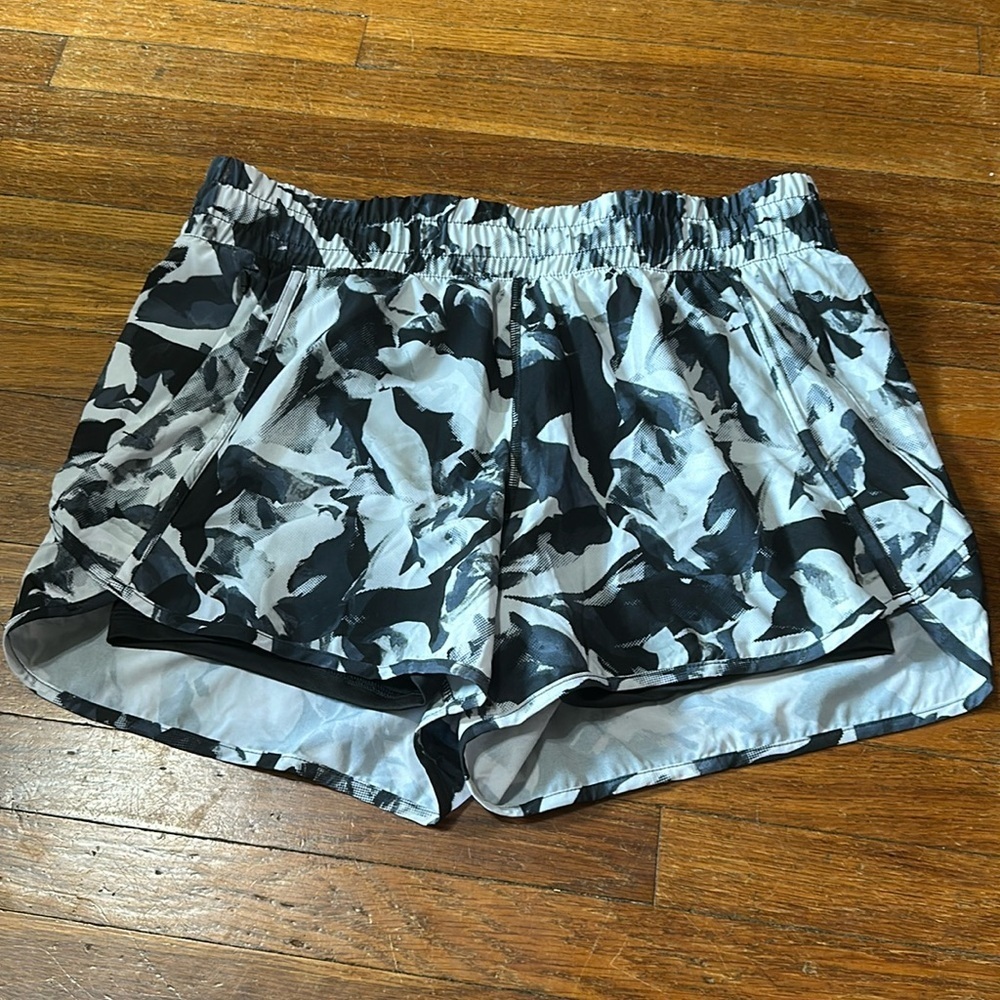 Avia Women’s 2-in-1 Running Shorts, Black Pattern, Lg